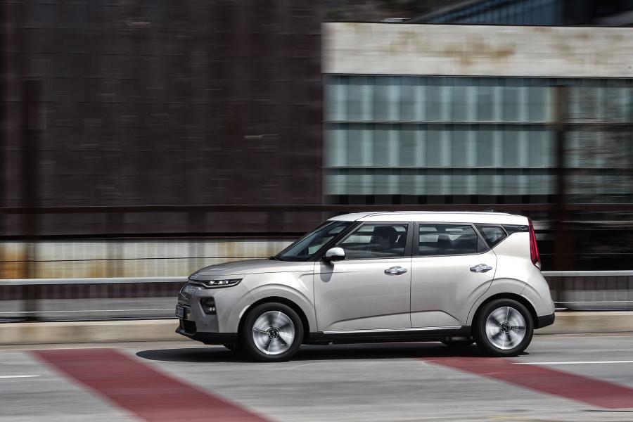  Kia Soul EV (SK3) 2019 года  (KR) (фото 20 из 35)